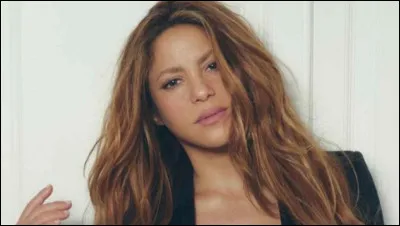 Quel titre n'appartient pas à la chanteuse colombienne Shakira ?