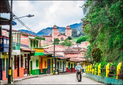 Avec lequel de ces pays la Colombie n'a-t-elle pas de frontière ?