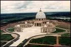 Cette ville est la capitale politique et administrative de la Cte-d'Ivoire. Elle abrite le monument chrtien le plus grand du monde, la basilique Notre-Dame de la Paix. C'est ...