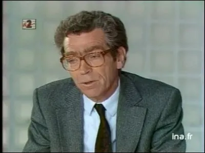 Il a été ministre de l'Intérieur à deux reprises sous Mitterrand : la première fois dans le gouvernement Fabius, du 19 juillet 1984 au 20 mars 1986 puis dans le gouvernement Rocard, du 12 mai 1988 au 29 janvier 1991 : c'est ...