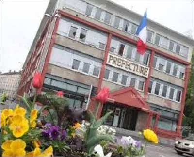 Cinq préfectures commencent par la lettre G.