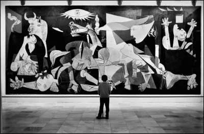 Dans quel musée est exposé le tableau "Guernica" de Pablo Picasso ?