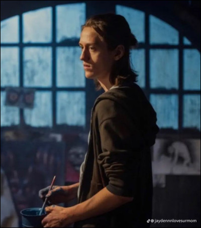 Qui est l’acteur du personnage de Xavier ?