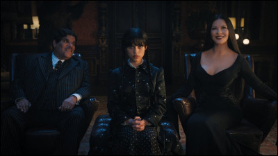 D'après Morticia, à quoi Mercredi est-elle allergique ?