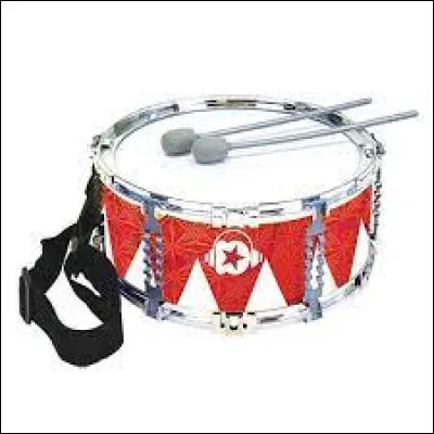 On ne le voit apparaître qu'un court instant avec son tambour sur le dos ; il s'agit de...