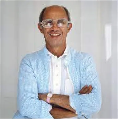 Quel est le prénom du grand couturier Courrèges ?