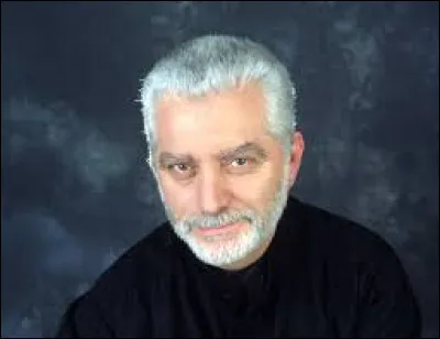 Quel est le prénom du grand couturier Rabanne ?