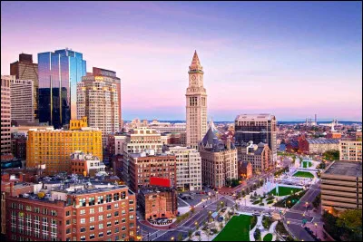 Dans quel &Eacute;tat se trouve la ville de Boston ?
