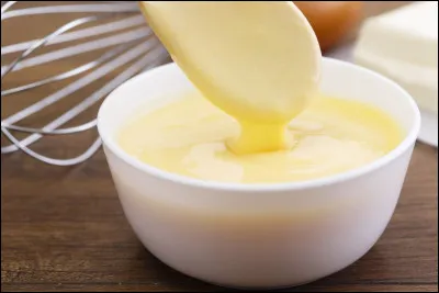 Gastronomie : Comment s'appelle la sauce dérivée de la sauce Béchamel à laquelle on ajoute un jaune d'oeuf et du fromage râpé ?