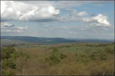 Quelle est l'altitude du point culminant du département de l'Orne ?