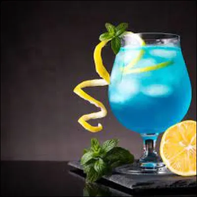 Quel alcool est utilisé dans un Blue Lagoon ?