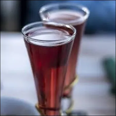 Quels sont les deux seuls ingrédients qui compose le kir breton ?