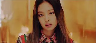 Quel maquillage porte Jisoo ?