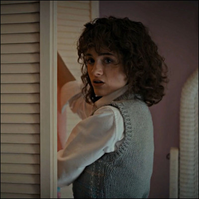 Que se fait-elle à la main avec un couteau ?