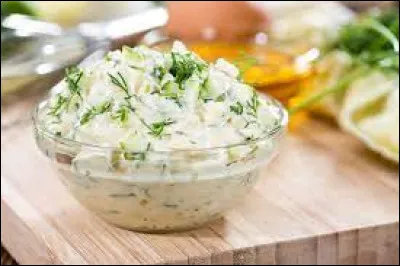 Lequel parmi ces ingrédients est indispensable pour faire une sauce rémoulade ?