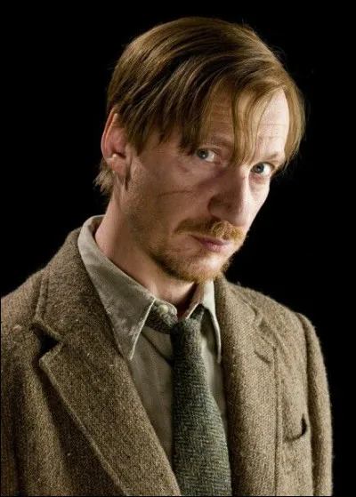 Il y a un personnage qui s'appelle Remus Lupin.