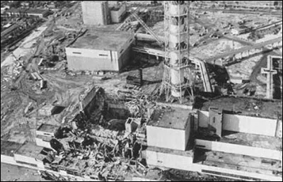 Quel était le niveau de rayonnement naturel annuel moyen de cette région ?