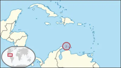 Cet île est au même titre que Curaçao un État autonome du Royaume des Pays-Bas. Quel est son nom ?