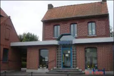 Nous remontons dans les Hauts-de-France, région dans laquelle se trouve Émerchicourt. Commune de l'aire urbaine Valenciennoise, elle se situe ...