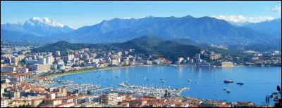 Quelle est la plus grande ville de Corse en nombre d'habitants ?