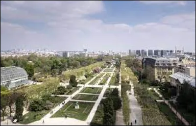 Il s'agit de penser à un célèbre grand jardin parisien aux multiples atouts