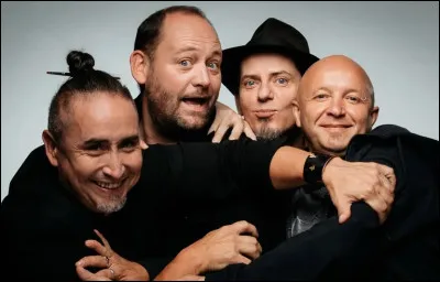 Quel est ce groupe français dont le premier single s'intitule ''L'Hymne de nos campagnes'' ?