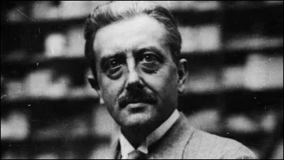 Qui est cet écrivain, auteur du roman ''Journal d'un curé de campagne'' ?