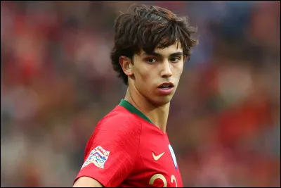 João Félix, est un footballeur portugais évoluant au poste d'attaquant au Chelsea FC. Combien de buts a-t-il marqués en 18 matchs ? (L'Atletico de Madrid compte)