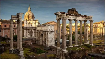 Au Ve siècle, quel événement marque la fin de l'Antiquité et en quelle année a-t-il précisément lieu ?