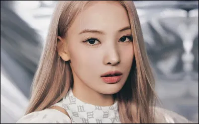 Jinni (ex NMIXX) a signé un contrat avec The Black Label.