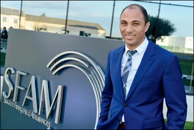 Dans quel secteur Sadri Fegaier a-t-il créé une société d'assurances accusée de pratiques frauduleuses ?