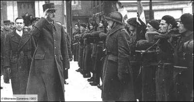 Né à Lille en 1890, il a participé à la Première Guerre mondiale, a été blessé et prisonnier plusieurs fois durant celle-ci. Cet homme est aussi célèbre pendant la Seconde Guerre mondiale, notamment avec son appel et sa demande à la résistance. Qui est ce militaire ?