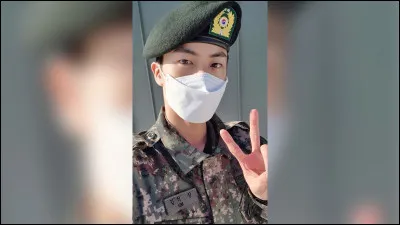 Quand le membre le plus âgé, Jin, s'est-il enrôlé ?