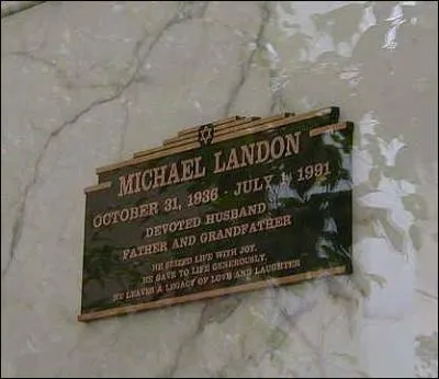 Deux annes plus tard Michel Landon le rejoint aussi prmaturment des suites d'un cancer du foie et du pancras. Quel tait son ge ?