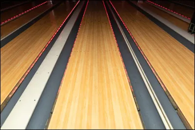 Quel est le nom des deux conduits de chaque coté de la piste ?