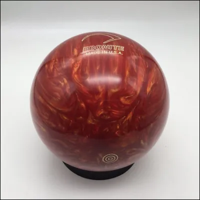 Combien y a-t-il de trous sur une boule de bowling ?