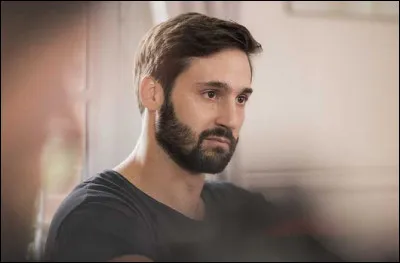 Qui Michael fréquente-t-il dans la saison 3 ?