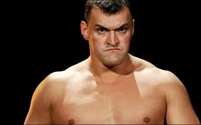 Quel est le finisher de ce catcheur ?