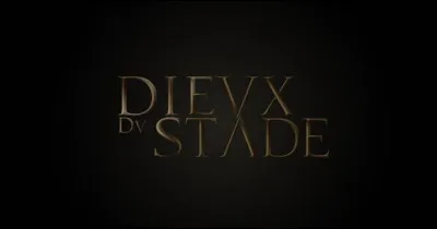 À l'origine, ''Les Dieux du stade'' était une série de calendriers composés de photos érotiques et artistiques de quels sportifs ?