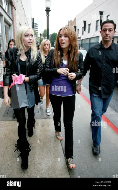 Tu dois te préparer pour une sortie entre amies, tu mets :