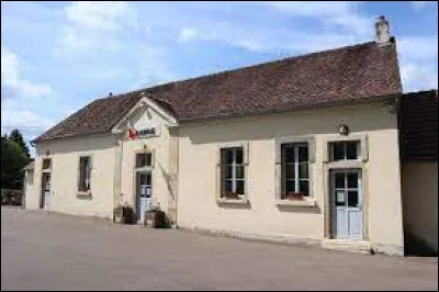 Village Côte-d'Orien, Champeau-en-Morvan se situe dans l'ex région ...