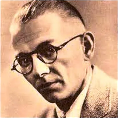 Quel personnage de comic strip cr&eacute;&eacute; par Elzie Crisler Segar compte parmi ses amis le goinfre Gontran ?