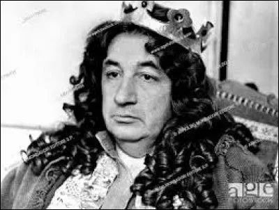 Philippe Noiret a incarné le régent Philippe dOrléans dans deux films, à une vingtaine dannées décart ?