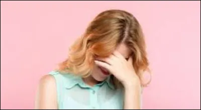 Sur quoi est placée une personne pour la mettre en situation pénible et embarrassante ?