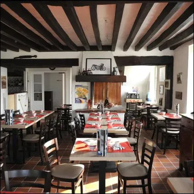 Y a-t-il des restaurants et des hôtels ?