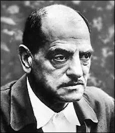 Son nom est Bunuel, son prnom est :