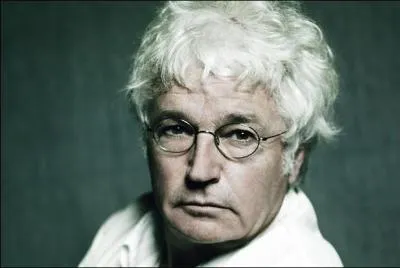 Son nom est Annaud, son prnom est :