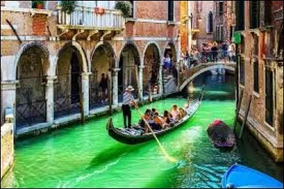 Quelle est l'origine du surnom de Venise la Sérénissime ?