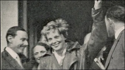 En 1928, cette femme effectue sa première traversée de l'Atlantique en solitaire en avion. En 1937 elle disparaît alors qu'elle tentait de faire le tour du monde en avion. Qui est cette femme ?
