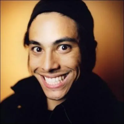 Mon nom est Chapiron, mon prnom est :